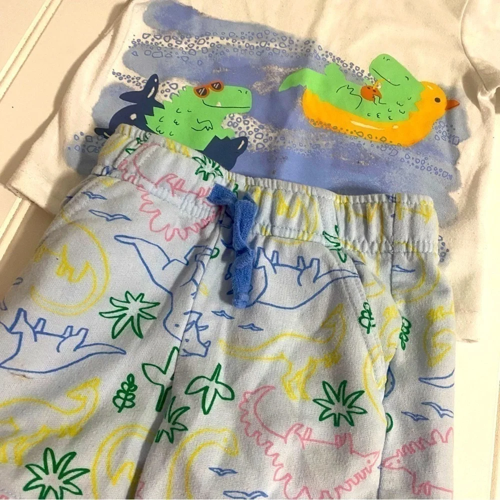Girls Tee and Shorts Size 18M Tee is Carter’s Shorts are Cat & Jack Sky Blue
